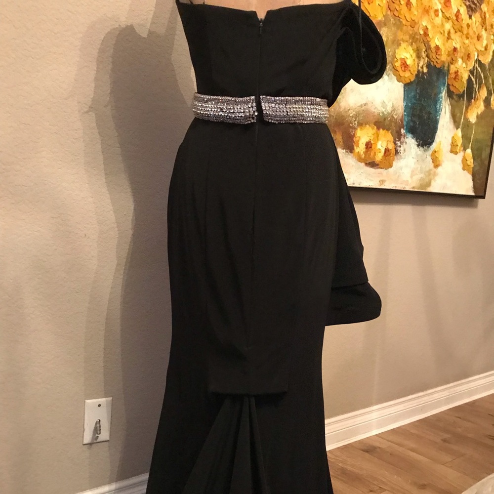 Dress - Picture 4 of 4